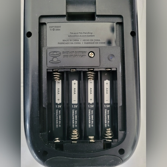 *TestedWorking* Texas Instruments Graphing Calculator with Accessories - Picture 4 of 8